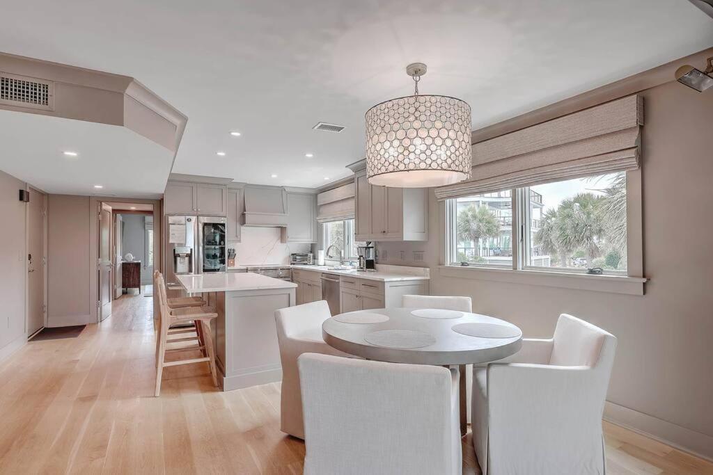 New Listing! Seagrove Villa 3A - Luxurious Ocean View! Isle of Palms Buitenkant foto